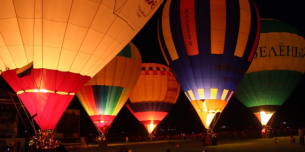На "Небесной ярмарке - 2015" в Кунгуре будут угощать чаем из самого крупного самовара в мире Фотография к материалу: На "Небесной ярмарке - 2015" в Кунгуре будут угощать чаем из самого крупного самовара в мире